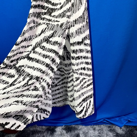 👗|•H&M•| Beautiful Black & White Scribble Striped Maxi Dress Size 4 - Picture 5 of 13